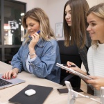 При огромен интерес на 8-ми март стартират безплатните курсове за дигитални умения за жени 