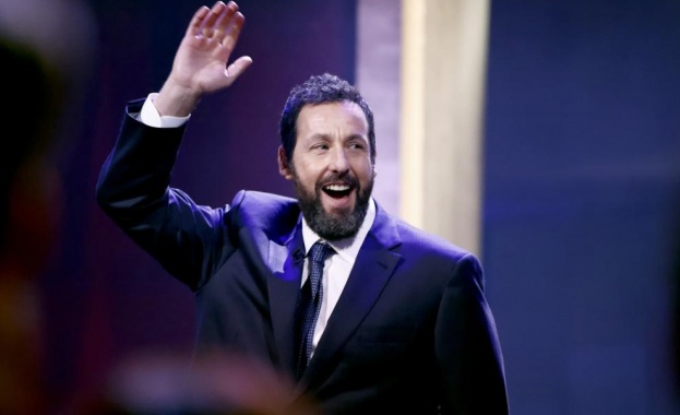 Адам Сандлър който през миналата година продуцира и участва в