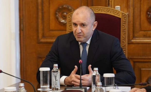 Румен Радев кани Димитър Главчев да обсъдят поисканите смени на министри