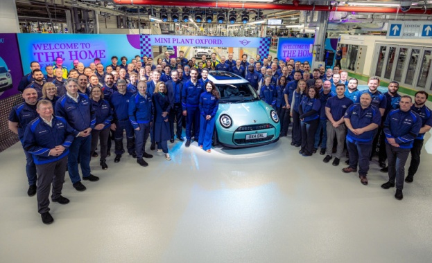 MINI обяви че в завода на компанията в Оксфорд MINI