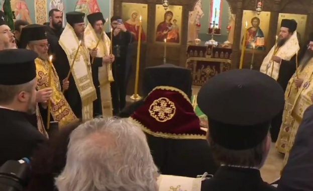 Тленните останки на патриарх Неофит пристигнаха в храм „Света Марина” в София 