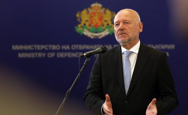 Задачата по транспортирането на бронетранспортьорите в помощ на Украйна е