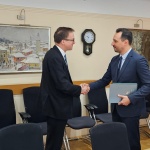 Засилване на българо-британските търговски отношения и инвестициите обсъдиха министър Богданов и Крис Бартън
