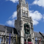 Фалшиво звучащи камбани на мюнхенския механичен часовник предизвикват недоволство