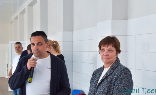 На 16 март в плувния басейн на СУ Христо Ясенов