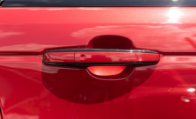 Има вероятност холандското правило за отваряне на шофьорската врата Dutch