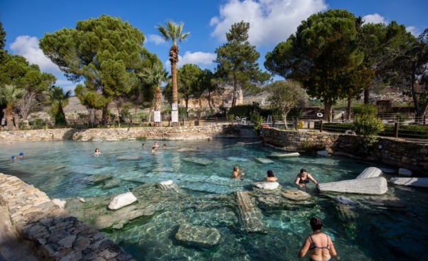 Памуккале е сред най посещаваните туристически обекти в Турция По данни
