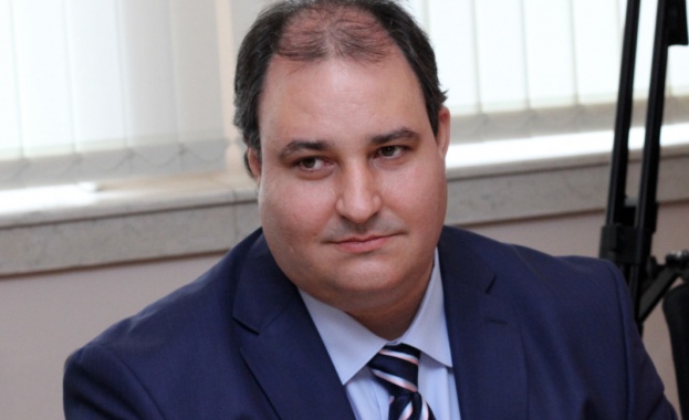 Политиката няма да спъне еврото може би тя ще бъде