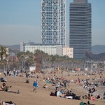 Барселона откри плажния сезон без душове заради сушата