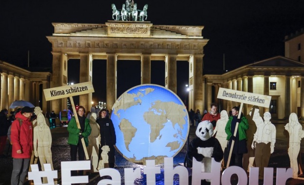 Паметници и архитектурни забележителности в цяла Европа потънаха в мрак