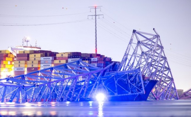 Водолази откриха записващото устройство тип черна кутия от товарния кораб