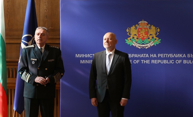 Членове на военното и политическото ръководство на МО, военнослужещи и цивилни служители бяха наградени по повод 20-ата годишнина от членството на България в НАТО