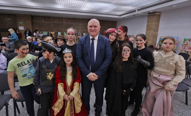 Министър Цоков откри Международния детски фестивал на изкуствата „Млади таланти"