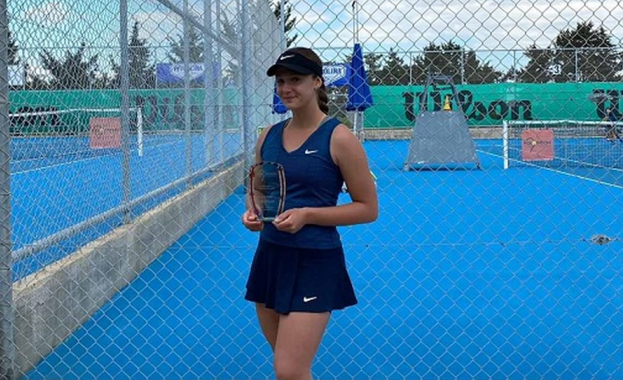 Яна Стоянова стартира с победа на турнир по тенис в Анталия