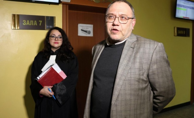 Синът на Емил Димитров осъди изпълнителя на чалга версията на "Моя страна, моя България"