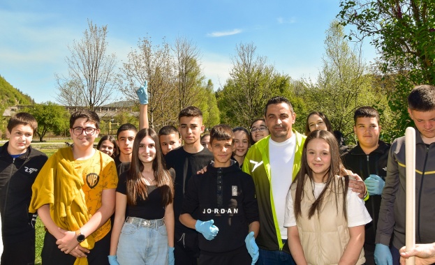 Община Етрополе се включи в инициативата Нашето зелено утре на