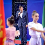 Министър Глушков приветства участничките в Световната купа по художествена гимнастика в София