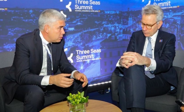 Министър Малинов и помощник-държавният секретар на САЩ Джефри Паят обсъдиха енергийното сътрудничество