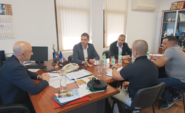 Областният управител Пламен Янев инициира работна среща преди стартирането на