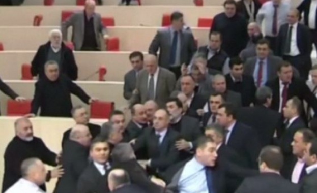 Масов бой в грузинския парламент