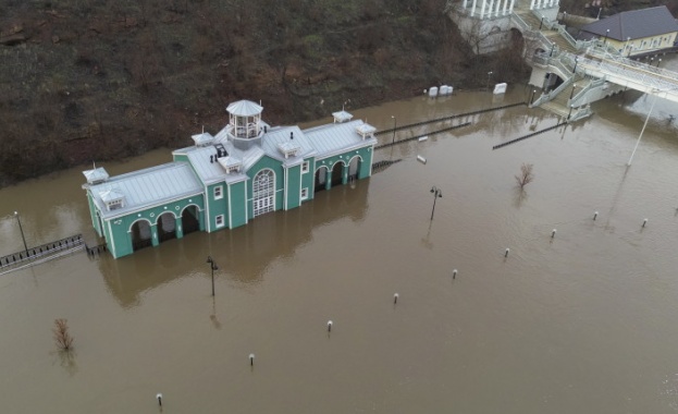 Снимка: Река Тобол в руския град Курган достига критични нива