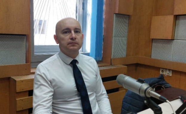 Д-р Владимир Вълев: Новият пакт за миграция намира решения за мигрантите