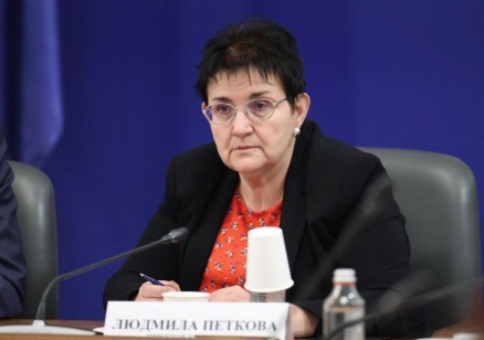 Министър Петкова: В инвестиционната програма на общините са предвидени 1,2 млрд. лв.