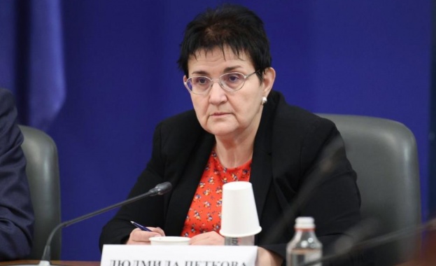 Заместник министър председателят и министър на финансите Людмила Петкова е
