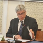 Парламентът освободи директора на НЗОК