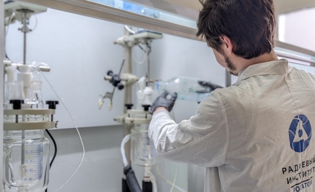 Учени от „Росатом“ разработиха нова технология за производство на препарат за диагностика и лечение на онкологични заболявания