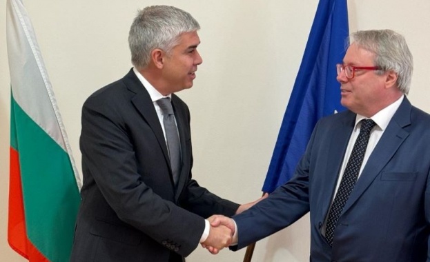 Министър Малинов обсъди двустранното енергийно сътрудничество с посланиците на Франция и Великобритания 