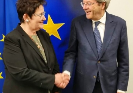 Министър Людмила Петкова проведе среща с европейския комисар по икономика Паоло Джентилони