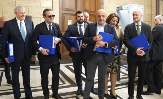 ГЕРБ се регистрира за предстоящите избори 2 в 1 Георг