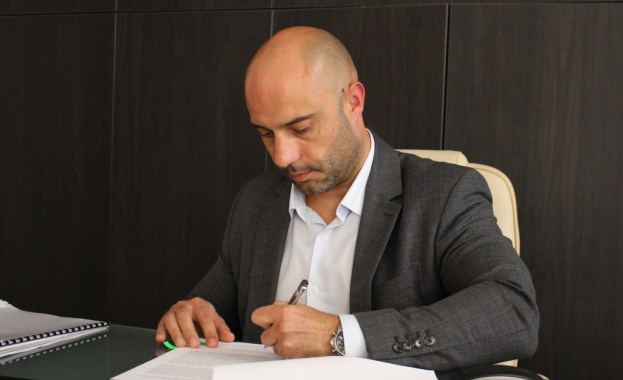 Председателят на Комисията за защита на потребителите Стоил Алипиев представи