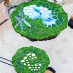 Гигантски водни кончета летят в столичен търговски център 