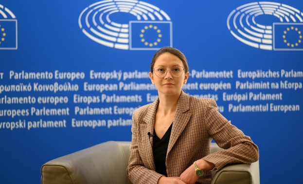 В Европейския парламент на първо място защитавам националния и партийния
