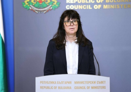 Здравният министър д-р Кондева удължава забраната за износ на инсулини с още месец