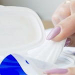 Забраняват мокрите кърпички на Острова, съдържат пластмаса