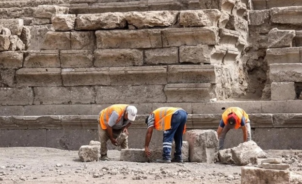 Археолози в средиземноморска Турция работят по разкриването на древен стадион