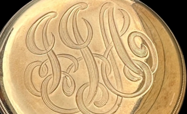 Златен часовник носен от най богатия пътник на кораба Титаник е