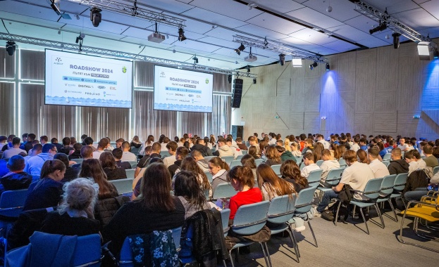 Топ мениджъри, образование и община помагат на млади таланти да останат в Бургас