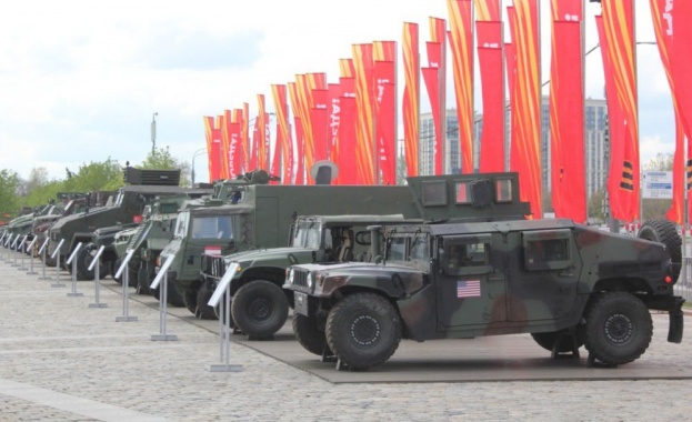 Изложба на пленена техника в Москва: „Нашето НАТО горко плаче...“