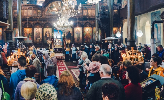 Църквата е сред най-одобряваните институции в България