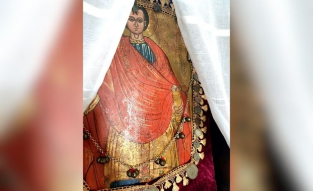 В навечерието на Великден обявиха миротечаща икона на Свети Пантелеймон