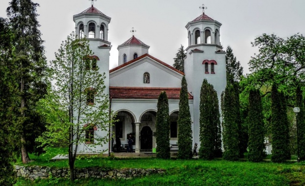 Ремонтираният храм в Клисурския манастир отваря врати за Великден. Светата