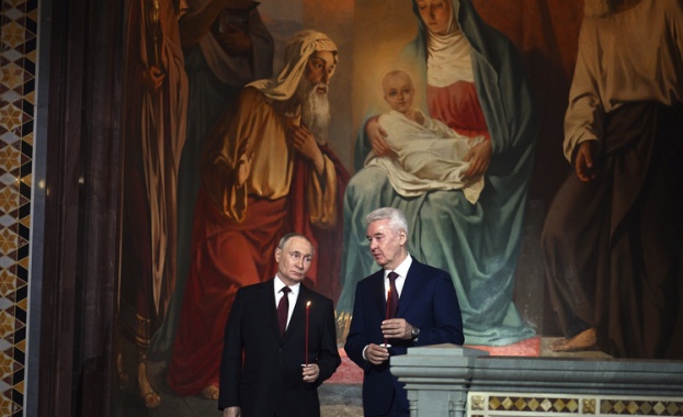 Путин присъстваше на празничната литургия за Възкресение
