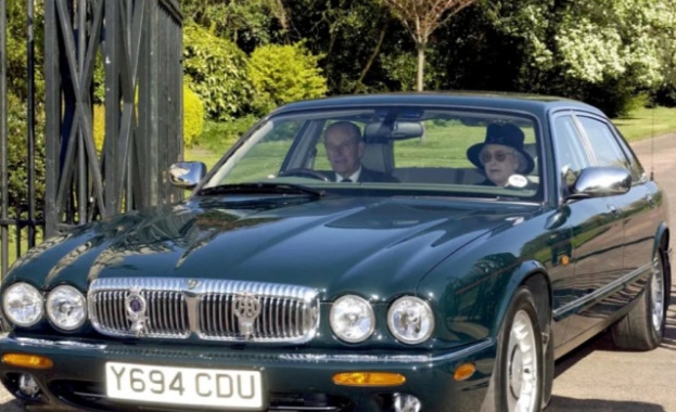 Продадоха Jaguar на кралица Елизабет за смайваща сума