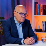 Тихомир Безлов: Въпросите все още са повече от отговорите около около отстраняването на Живко Коцев и Петя Банкова