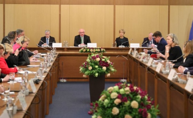 Главчев представи приоритетите на кабинета пред посланиците на ЕС, САЩ, Великобритания и Швейцария