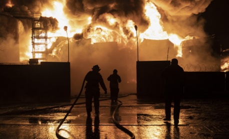 Пожар гори в петролен терминал в Краснодарския край в Русия